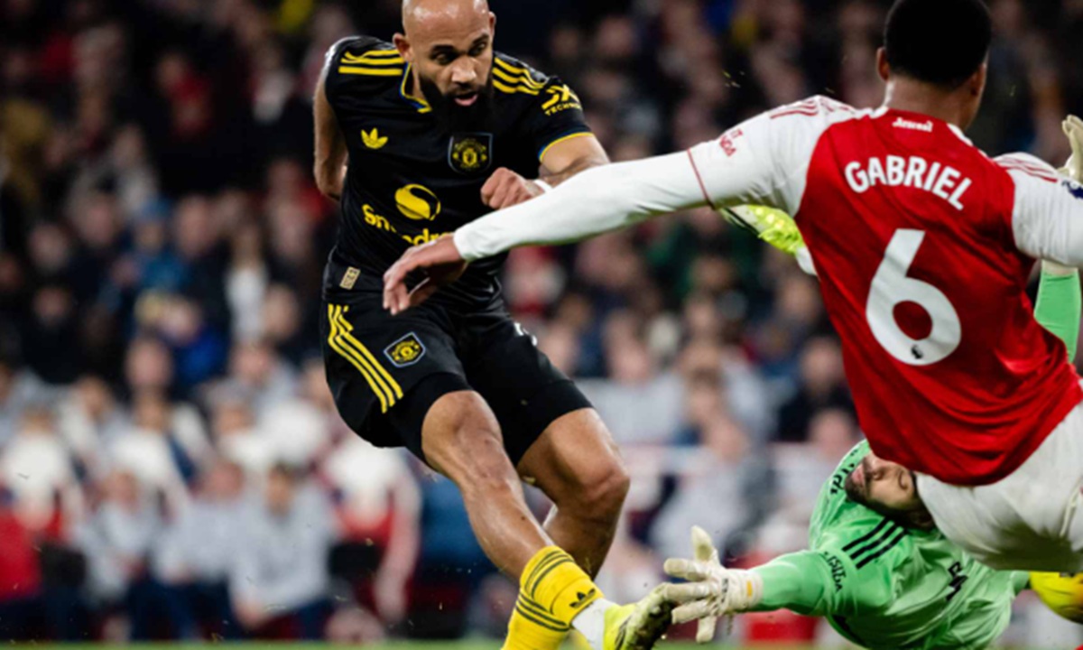 Arsenal vs Manchester United Matheus Cunha Bawa Man United Tumbangkan Arsenal 3-2