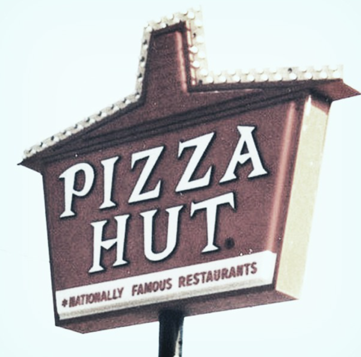 Pizza Hut Hidupkan Lagi Nuansa 1990-an, Personal Pan Pizza Dijual Mulai Rp50 Ribuan